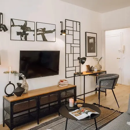 Nuria - Et Balcon A Auteuil 파리