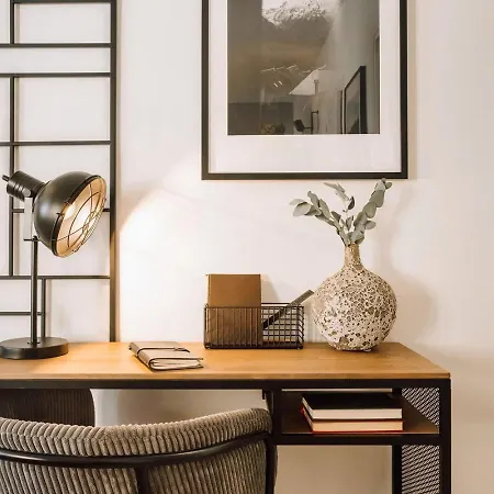 Nuria - Et Balcon A Auteuil *