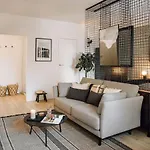 Nuria - Et Balcon à Auteuil Parigi