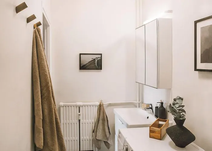 Nuria - Et Balcon à Auteuil *