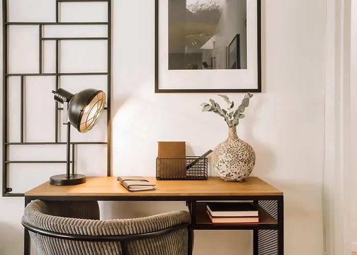 Nuria - Et Balcon à Auteuil *